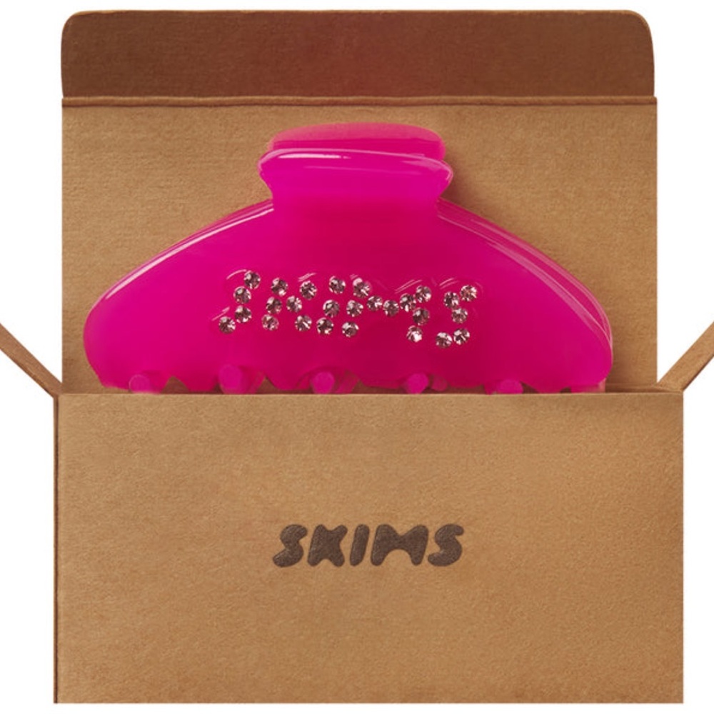 NWT SKIMS RASPBERRY ROSE GETTING READY CLAW CLIP - Picture 2 of 3